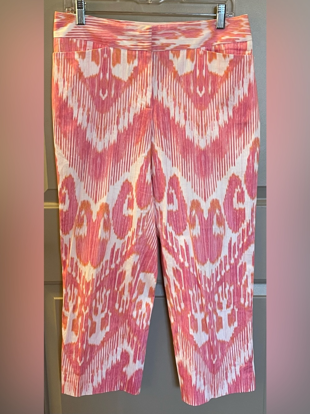 Chico's pink and white ikat print cropped pants Size 1